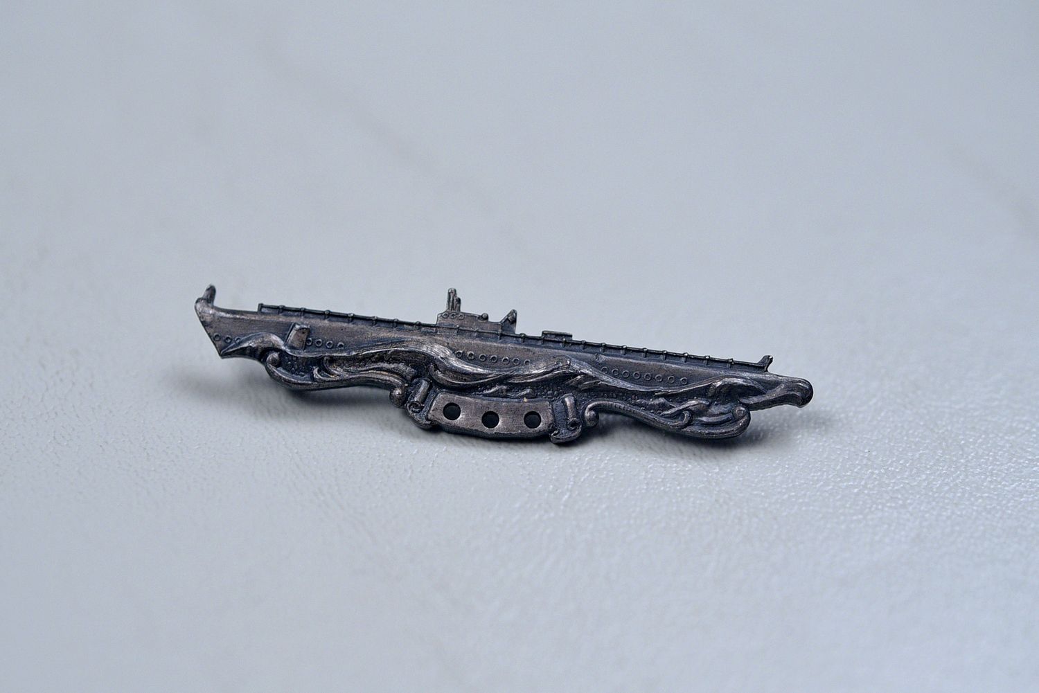 WWII U.S. SUBMARINE COMBAT PATROL BADGE BY GEMSCO - STERLING