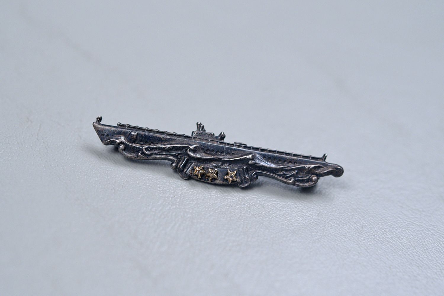 WWII U.S. SUBMARINE COMBAT PATROL BADGE w/3 STARS BY AMICO - STERLING