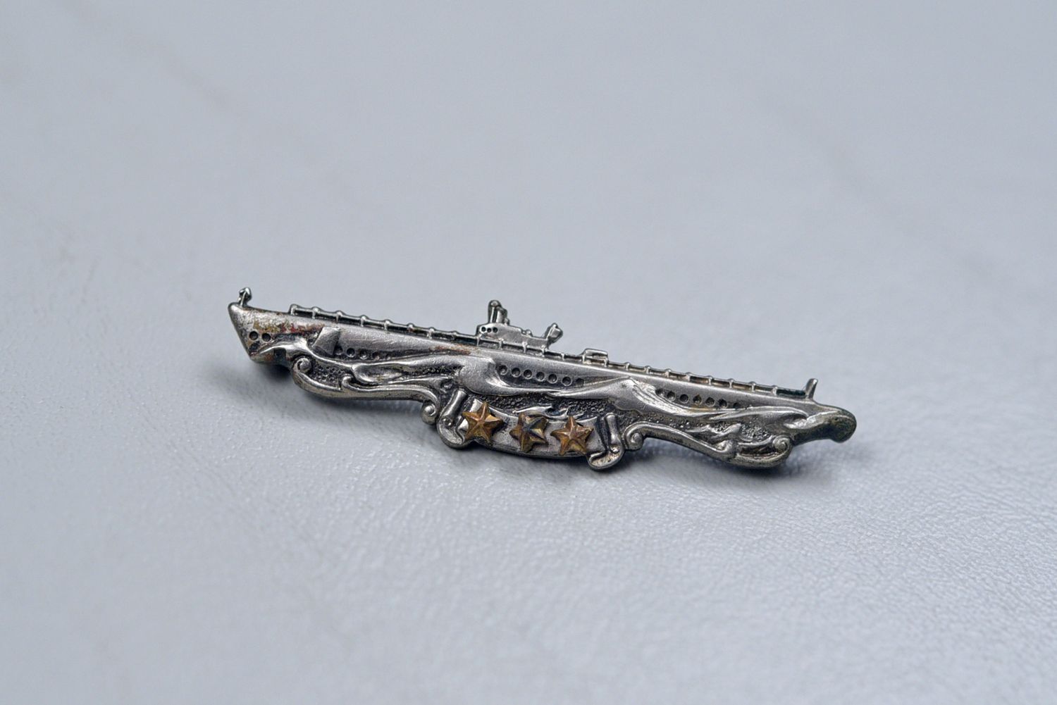 WWII U.S. SUBMARINE COMBAT PATROL BADGE w/3 STARS BY N.S. MEYER, NY