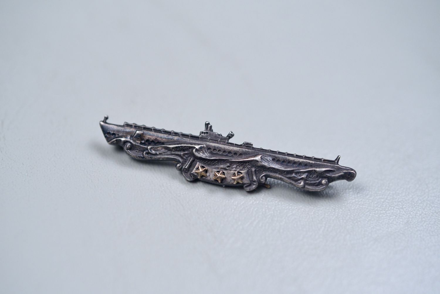 WWII U.S. SUBMARINE COMBAT PATROL BADGE w/3 STARS BY N.S. MEYER - STERLING