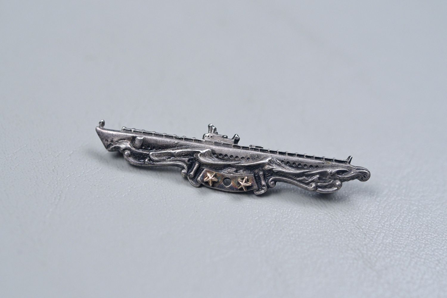 WWII U.S. SUBMARINE COMBAT PATROL BADGE w /2 STARS BY AMICO - STERLING