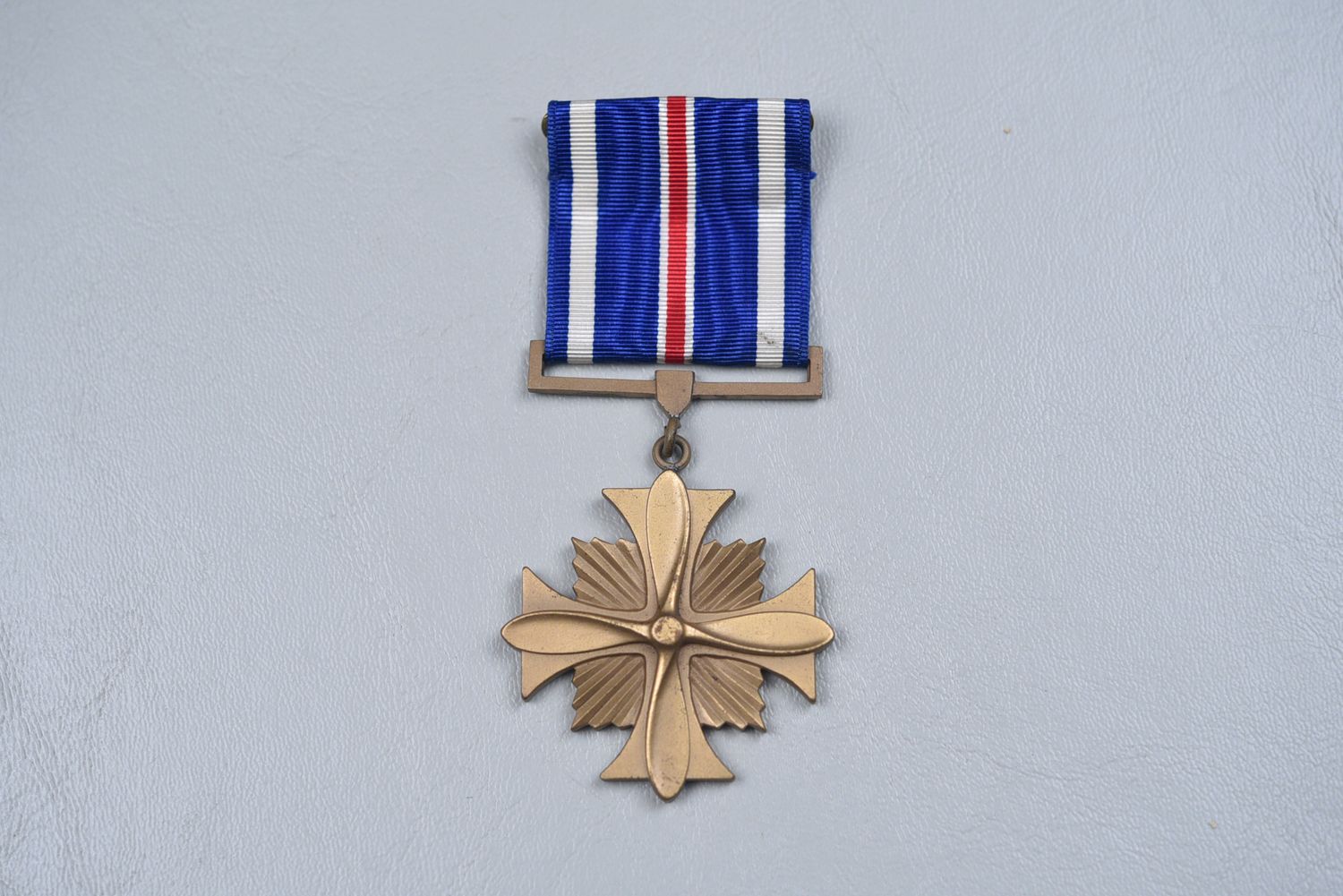 WWII U.S. NAVY DISTINGUISHED FLYING CROSS - THICK PLANCHET