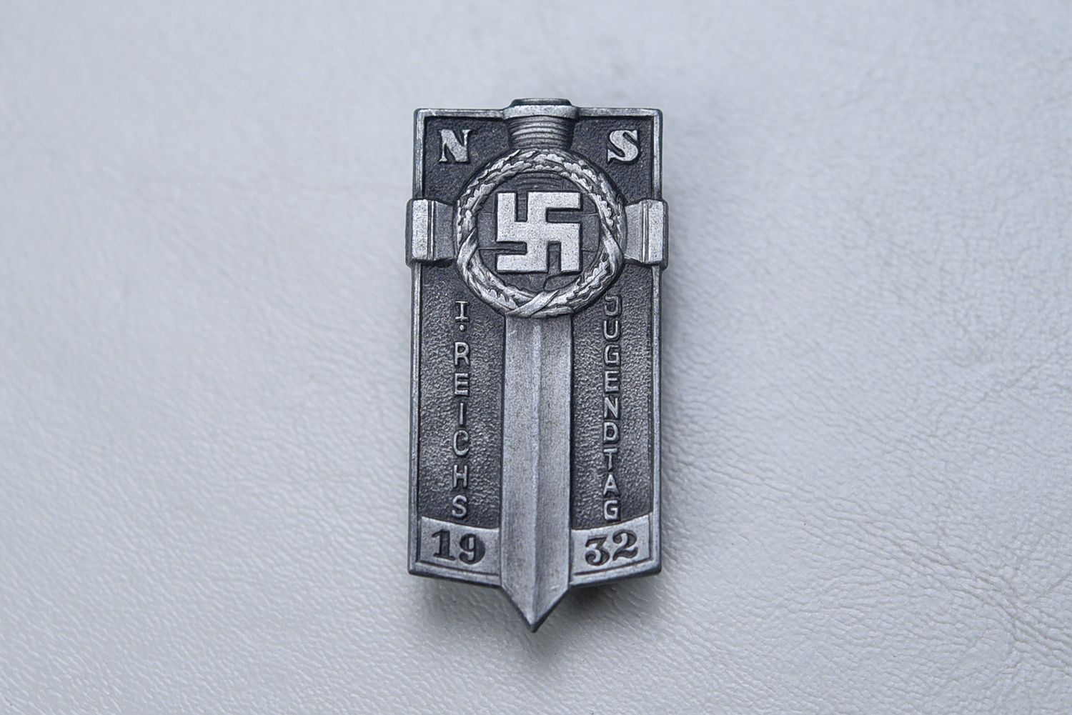 WWII GERMAN 1932 HITLER YOUTH POTSDAM GATHERING BADGE