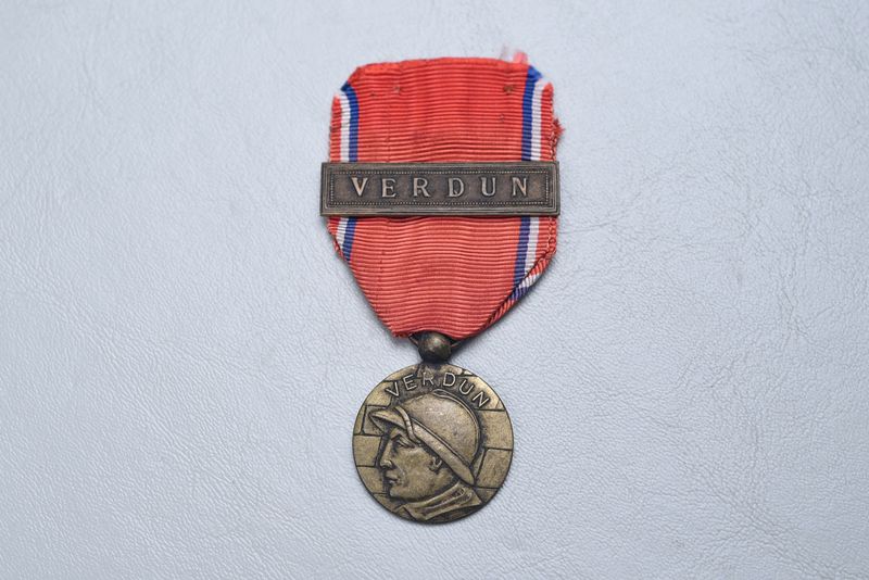WWI VERDUN MEDAL w/BAR - ANONYMOUS VERSION - TYPE 6 BAR