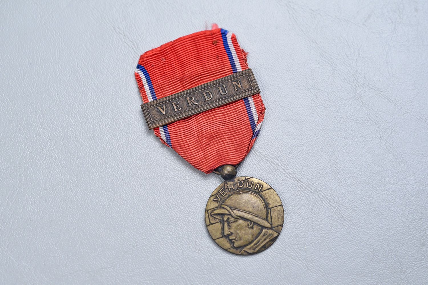 WWI VERDUN MEDAL w/BAR - ANONYMOUS VERSION - TYPE 6 BAR