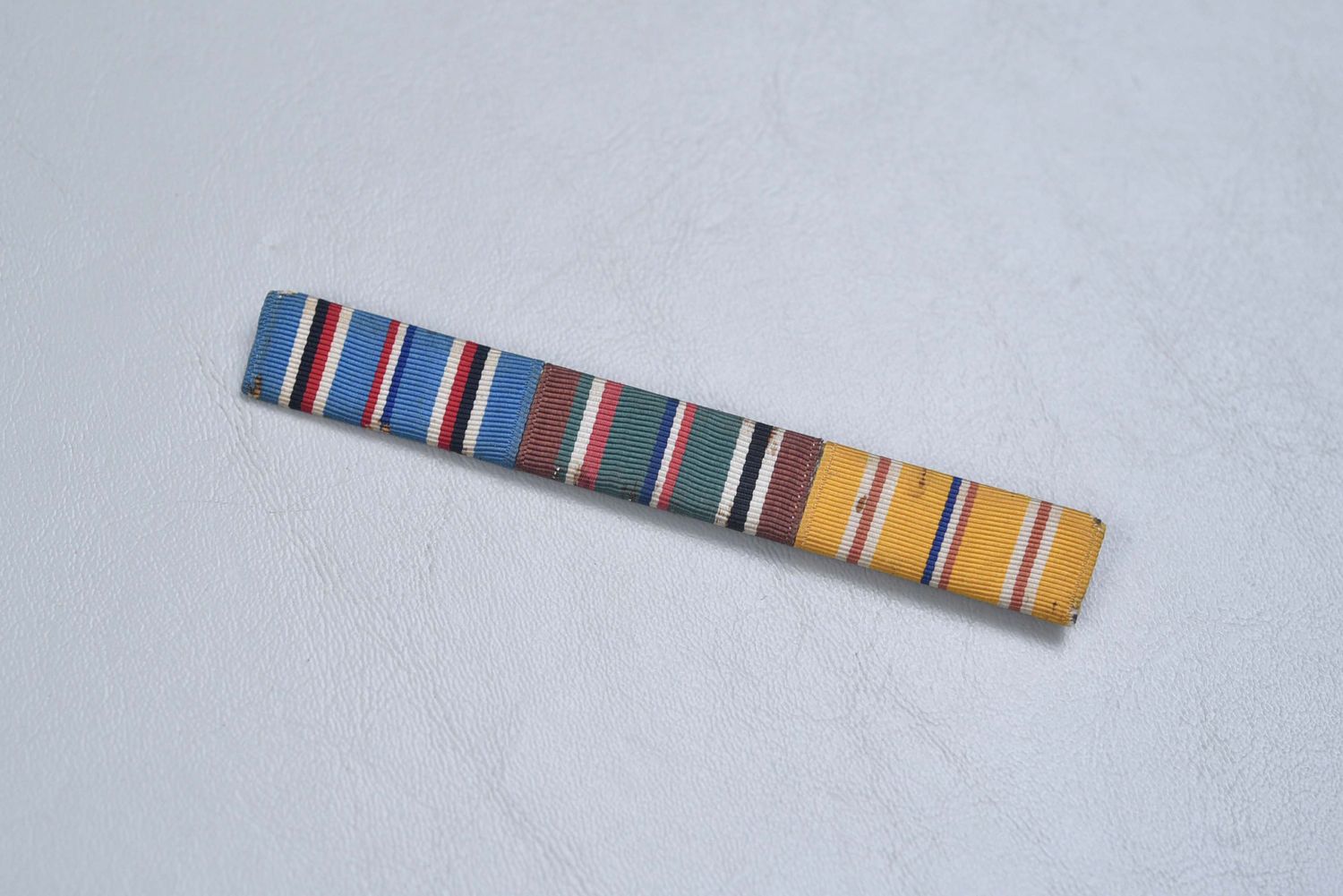 WWII U.S. NAVY/MARINE CORPS 3-PLACE ETO/PTO RIBBON BAR - WIDE RIBBONS, PINBACK