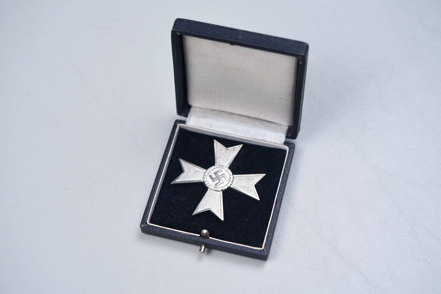 WWII GERMAN 1939 WAR MERIT CROSS 1st CLASS w/o SWORDS - CASED