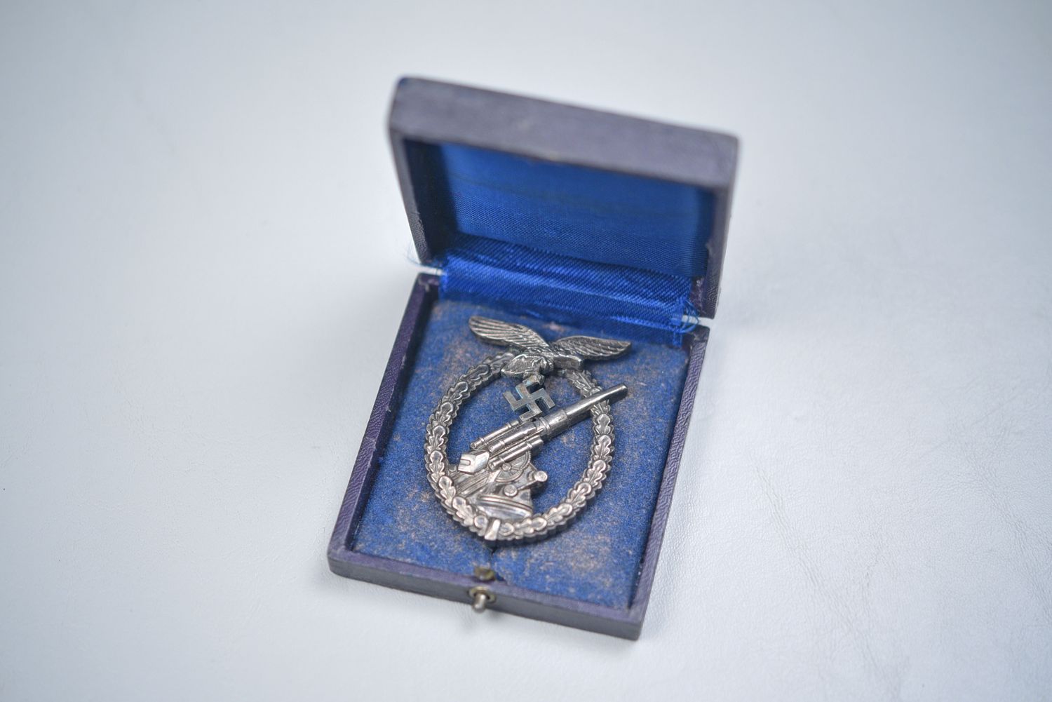 WWII GERMAN LUFTWAFFE FLAK BADGE BY ASSMANN - CASED