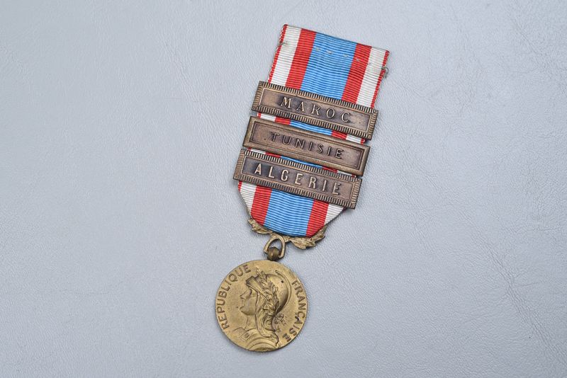 POST - WWII FRENCH COMMEMORATION MEDAL FOR SECURITY OPERATIONS w/3 BARS