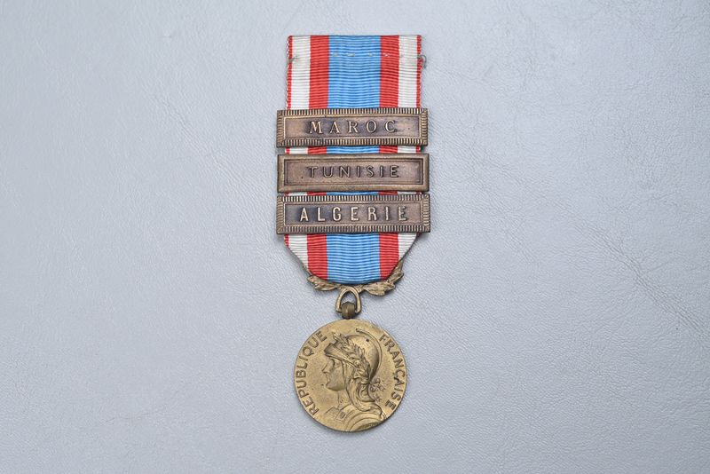 POST - WWII FRENCH COMMEMORATION MEDAL FOR SECURITY OPERATIONS w/3 BARS