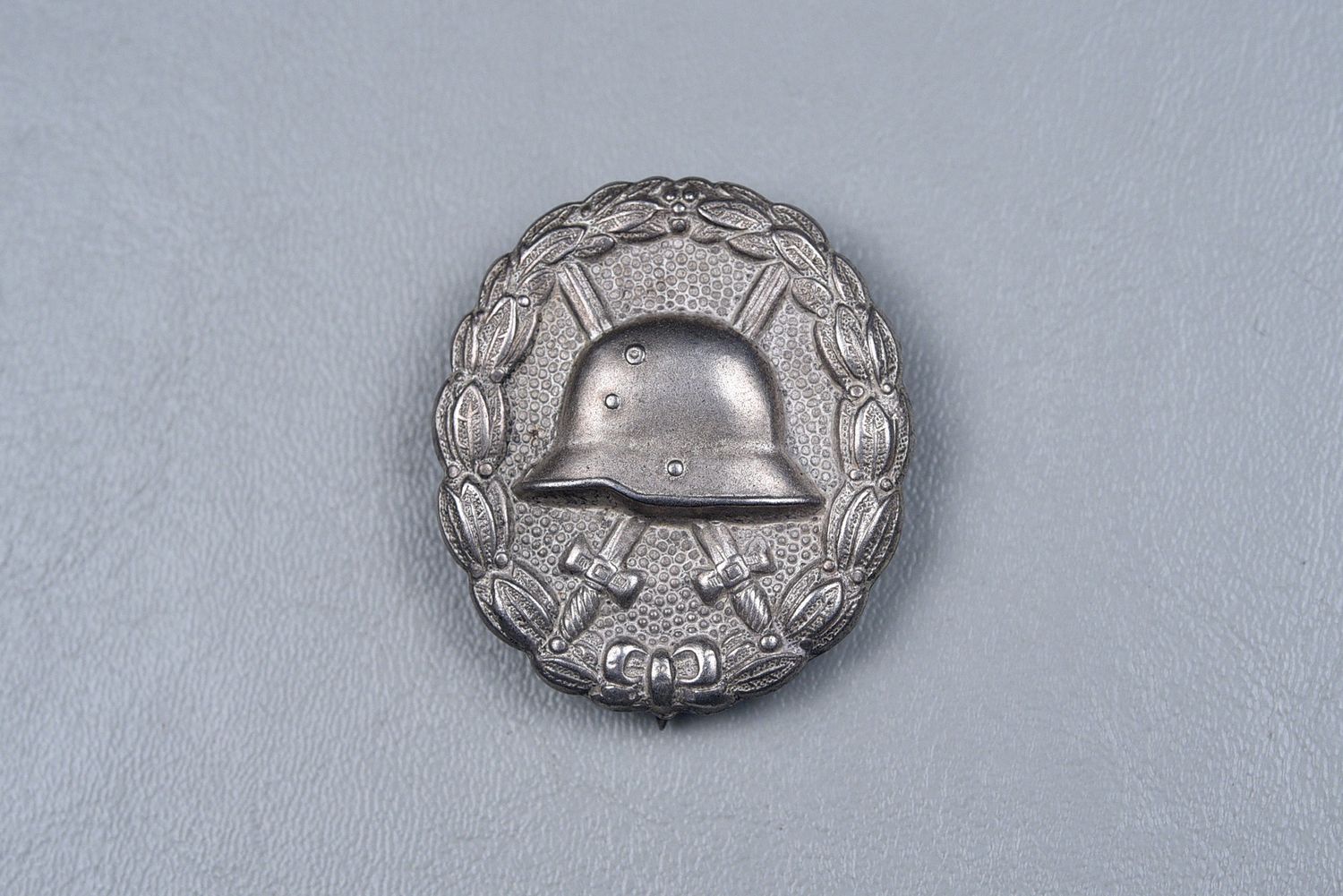 WWI GERMAN MODEL 1918 WOUND BADGE IN SILVER