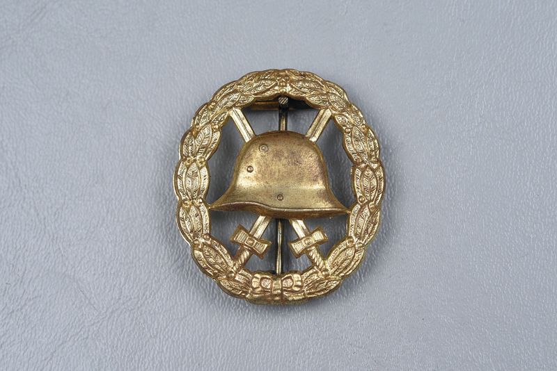 WWI GERMAN MODEL 1918 WOUND BADGE IN GOLD - CUT OUT TYPE WWI GERMAN MODEL 1918 WOUND BADGE IN GOLD - CUT OUT TYPE