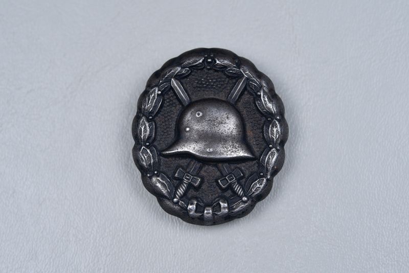 WWI GERMAN MODEL 1918 WOUND BADGE IN BLACK WWI GERMAN MODEL 1918 WOUND BADGE IN BLACK