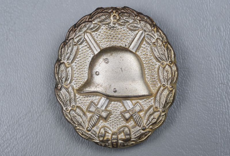 WWI GERMAN MODEL 1918 WOUND BADGE IN SILVER – NEAR MINT, FROSTED FINISH