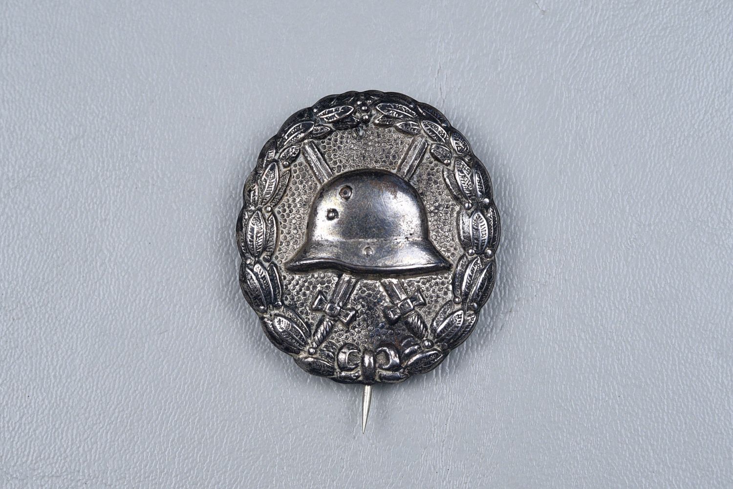 WWI GERMAN MODEL 1918 WOUND BADGE IN SILVER