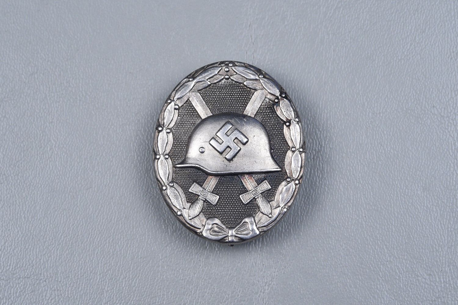 WWII GERMAN MODEL 1939 WOUND BADGE IN SILVER BY VIENNA MINT