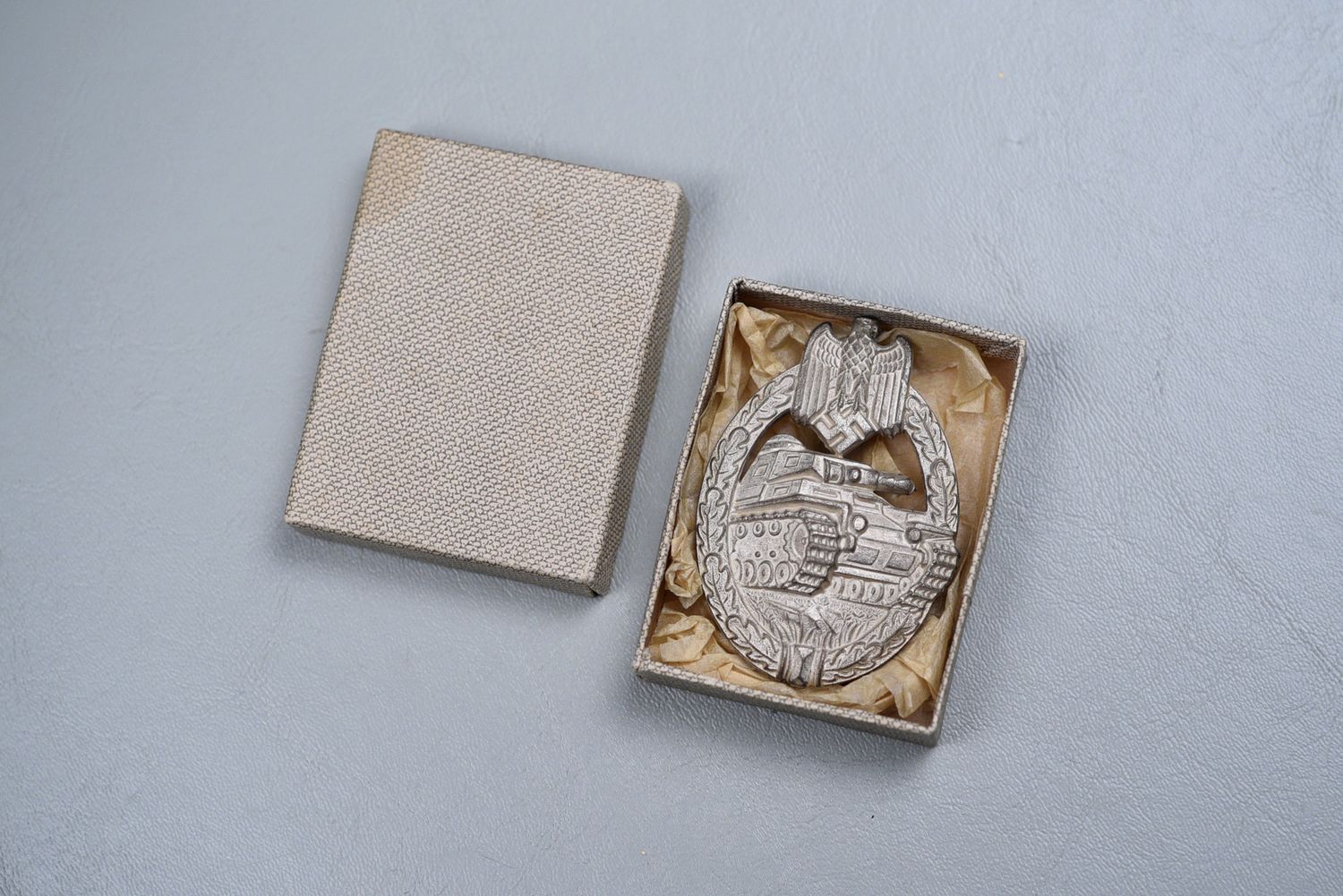 WWII GERMAN PANZER ASSAULT BADGE IN BOX - FROSTED, NEAR MINT