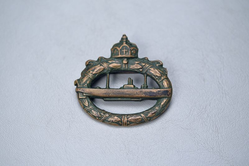 WWI GERMAN KAISERLICHE MARINE U-BOAT BADGE BY WALTER SHOTT WWI GERMAN KAISERLICHE MARINE U-BOAT BADGE BY WALTER SHOTT