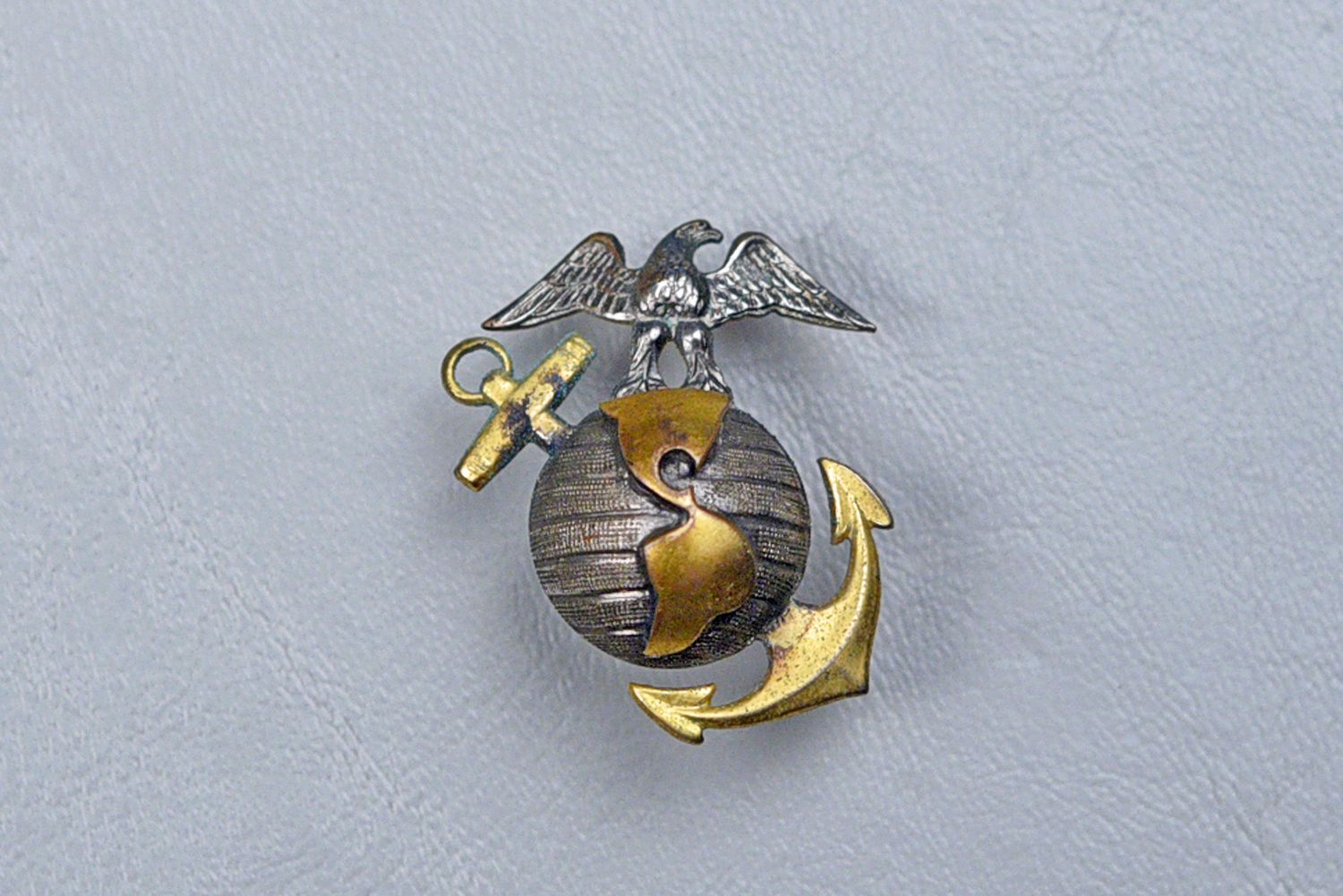 WWII U.S. MARINE CORPS OFFICER&#39;S M 1937 COLLAR EGA BY MEYER - SCREW BACK