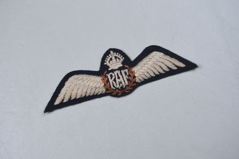 WWII BRITISH RAF PILOT'S WINGS - PADDED WWII BRITISH RAF PILOT'S WINGS - PADDED