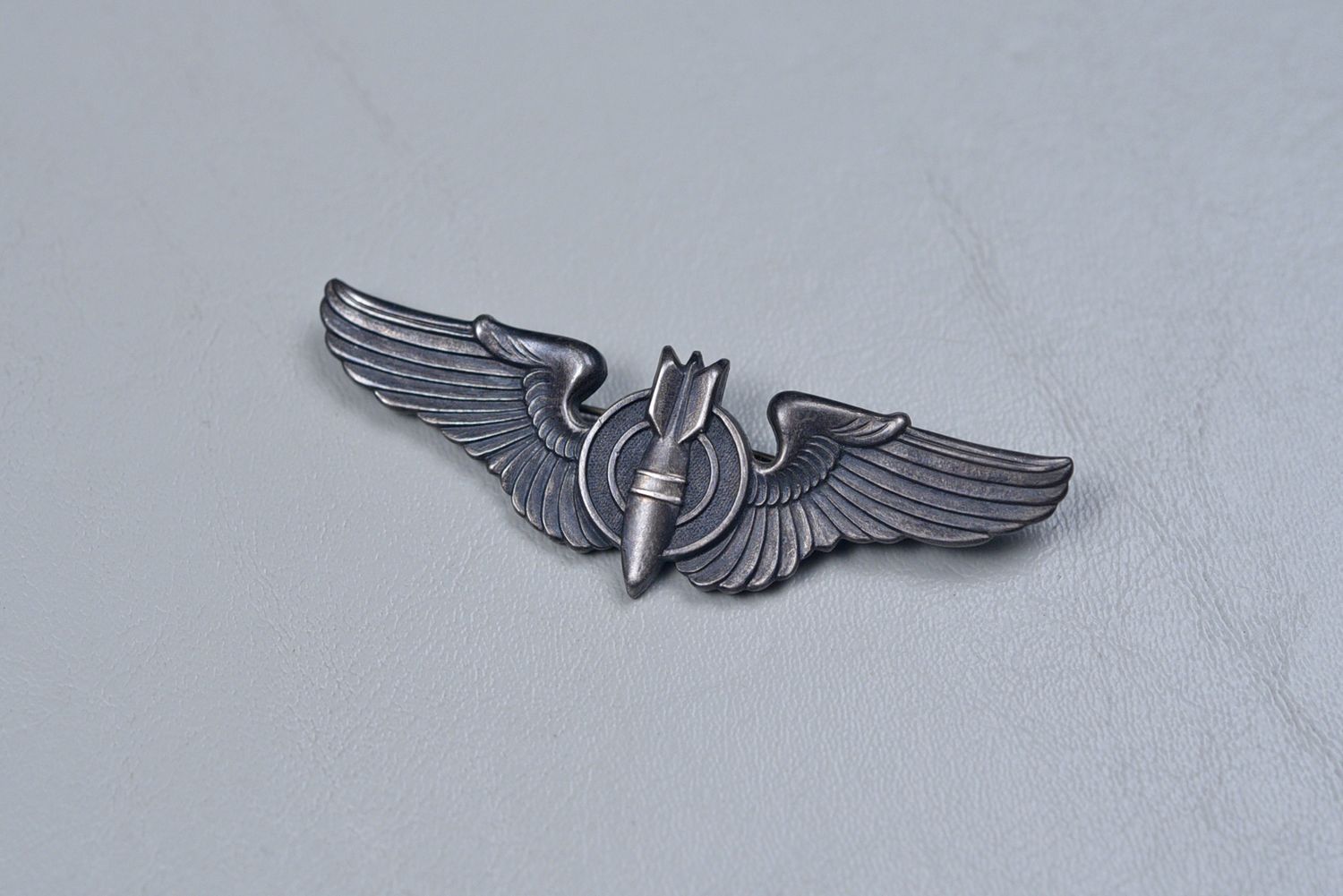 WWII U.S. ARMY AIR CORPS BOMBARDIER WING - PIN BACK, STERLING