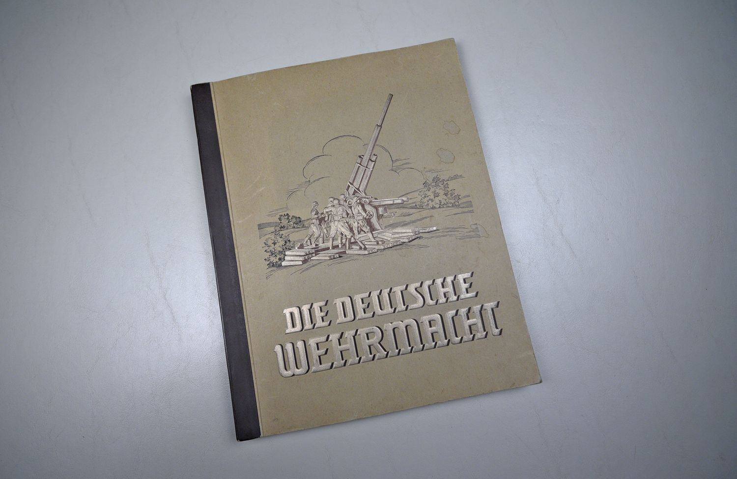 WWII GERMAN &#39;DIE DEUTCHE WEHRMACHT&#39; ALBUM BOOK - COMPLETE &amp; EXCELLENT