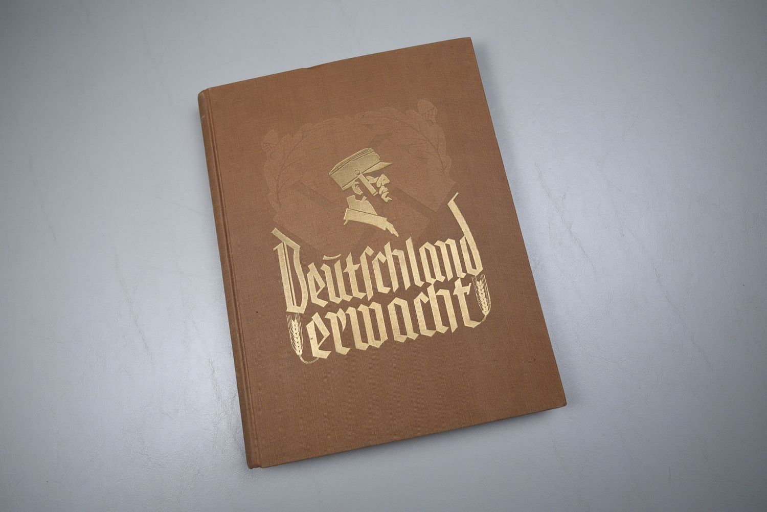 WWII GERMAN &#39;DEUTCHLAND ERWACHT&#39; ALBUM BOOK - COMPLETE &amp; EXCELLENT