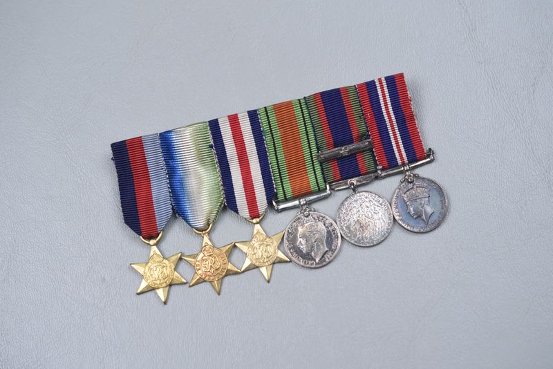 WWII CANADIAN 6-MINIATURE MEDAL GROUP ON BAR WWII CANADIAN 6-MINIATURE MEDAL GROUP ON BAR
