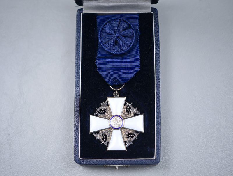 WWII FINNISH ORDER OF THE WHITE ROSE IN PRESENTATION CASE