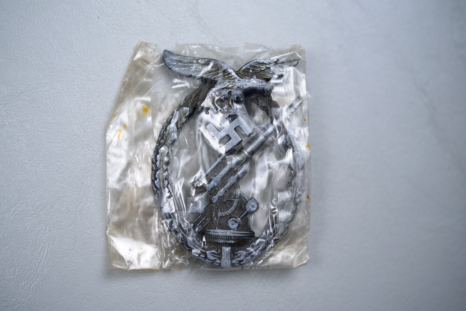 WWII GERMAN LUFTWAFFE FLAK BADGE IN GLASSINE PACKET - MINT