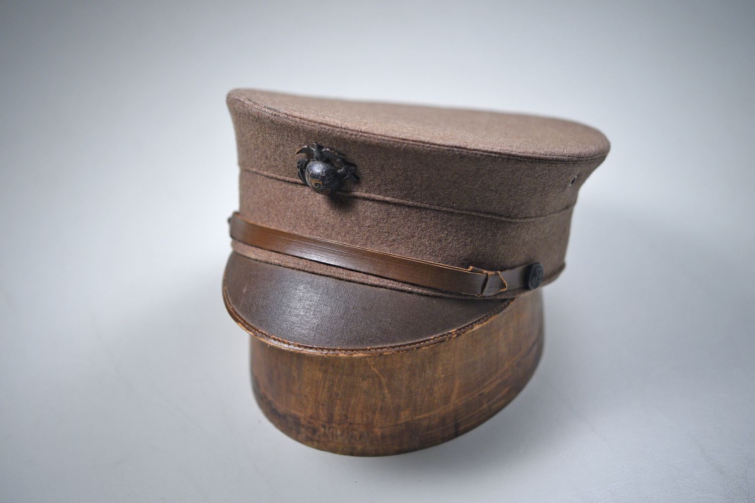 WWI U.S. MARINE CORPS ENLISTED BELL PATTERN VISOR HAT - OD BROWN