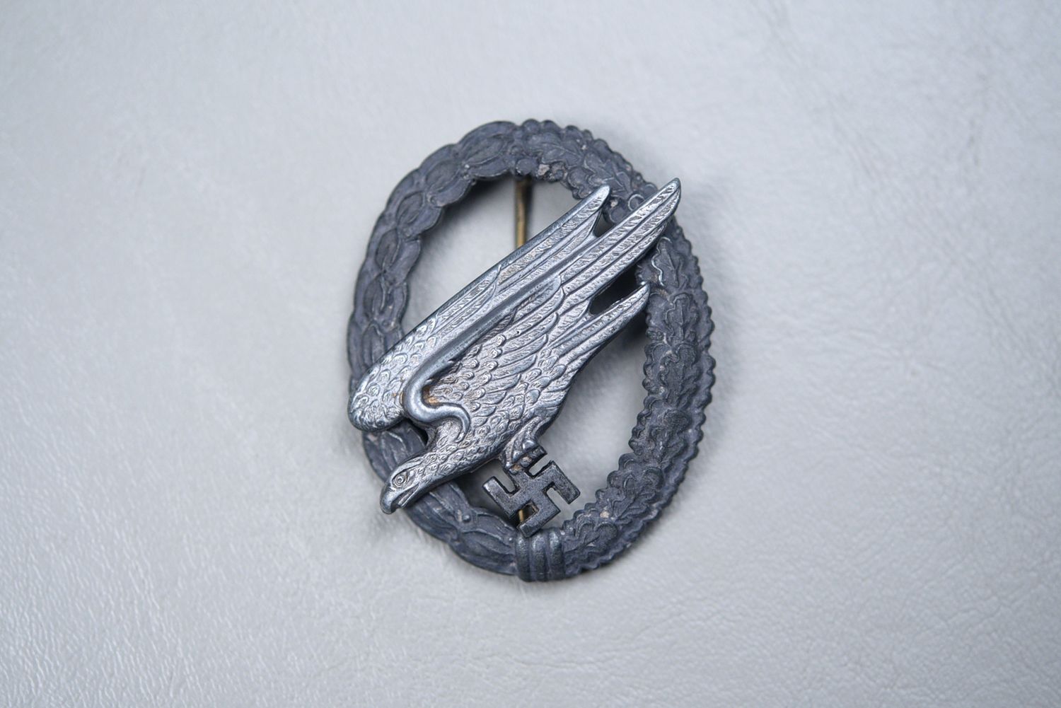 WWII GERMAN LUFTWAFFE FALLSCHIRMJÄGER BADGE BY B&amp;NL