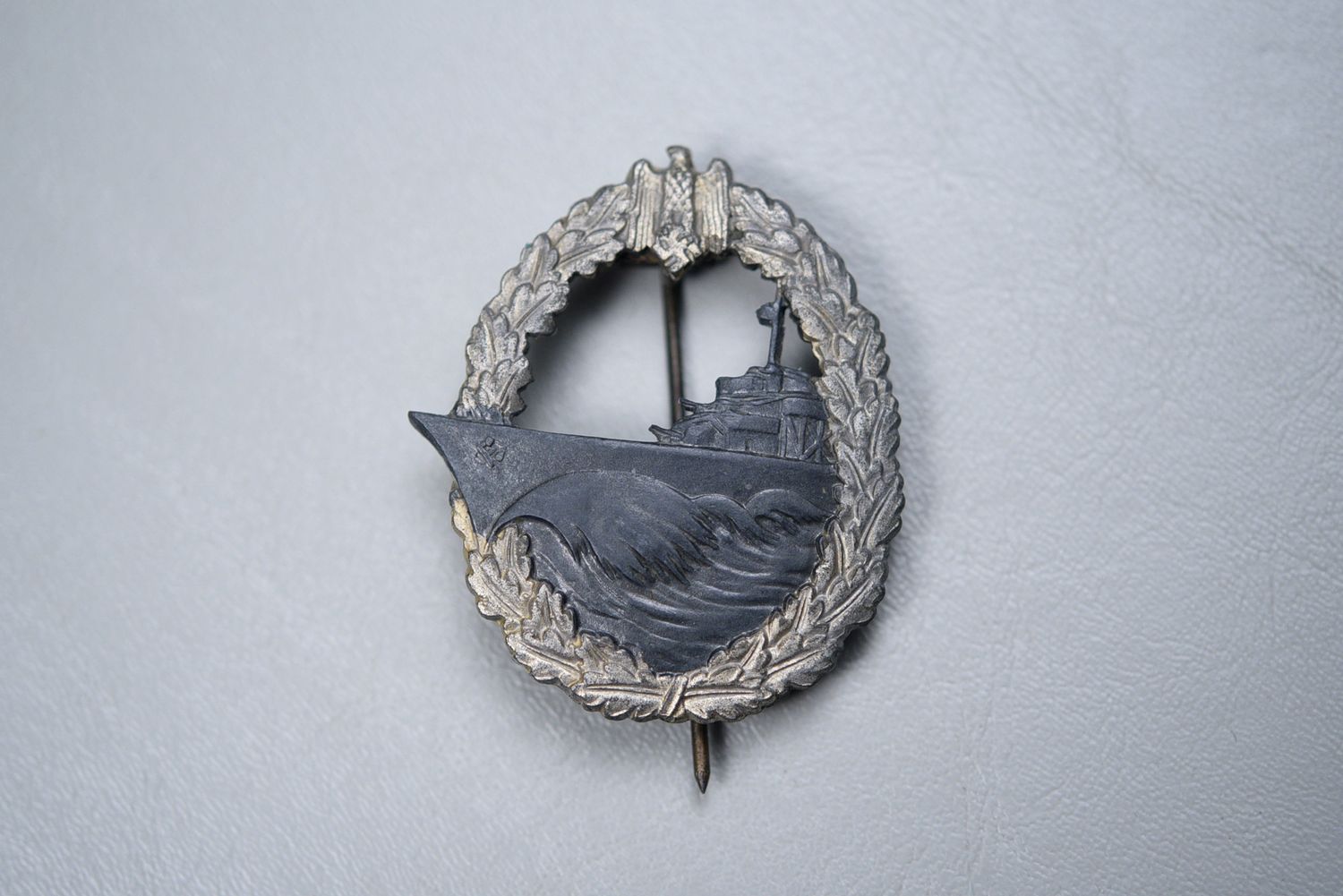 WWII GERMAN KRIEGSMARINE DESTROYER BADGE BY R.S.
