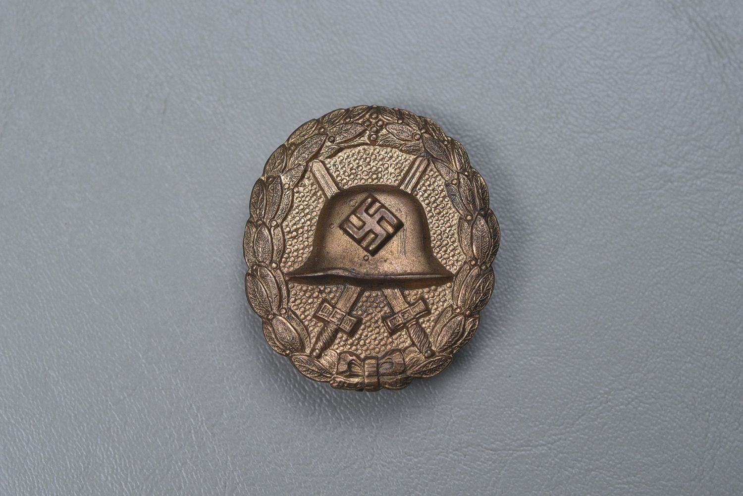 GERMAN MODEL 1936 &#39;SPANISH&#39; WOUND BADGE IN GOLD
