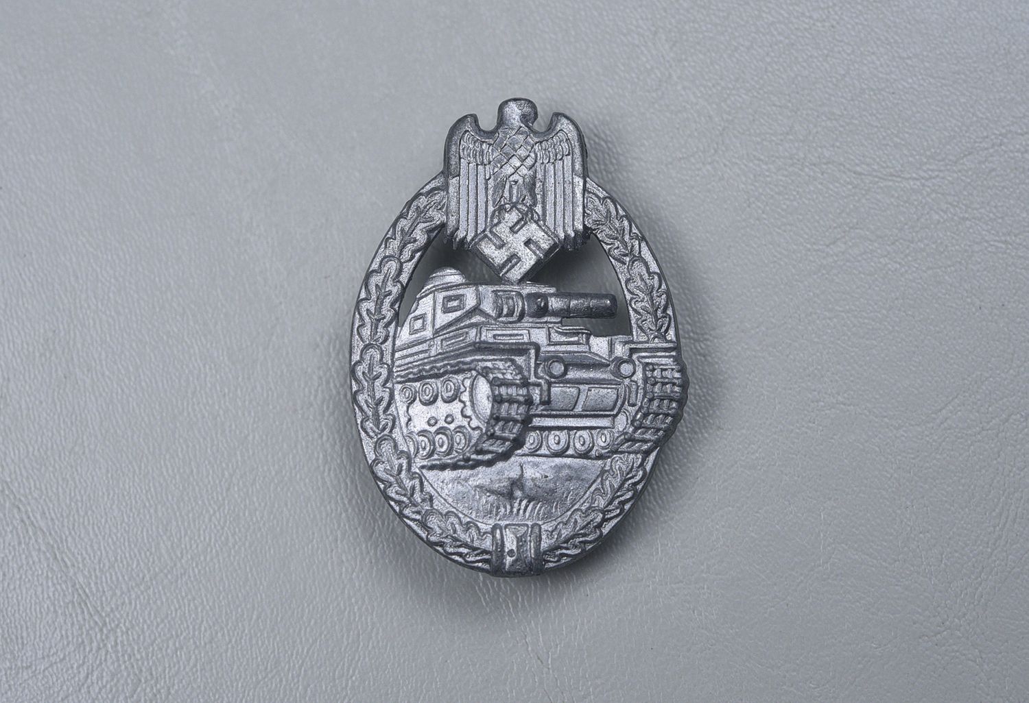 WWII GERMAN PANZER ASSAULT BADGE IN SILVER - SOLID CONSTRUCTION
