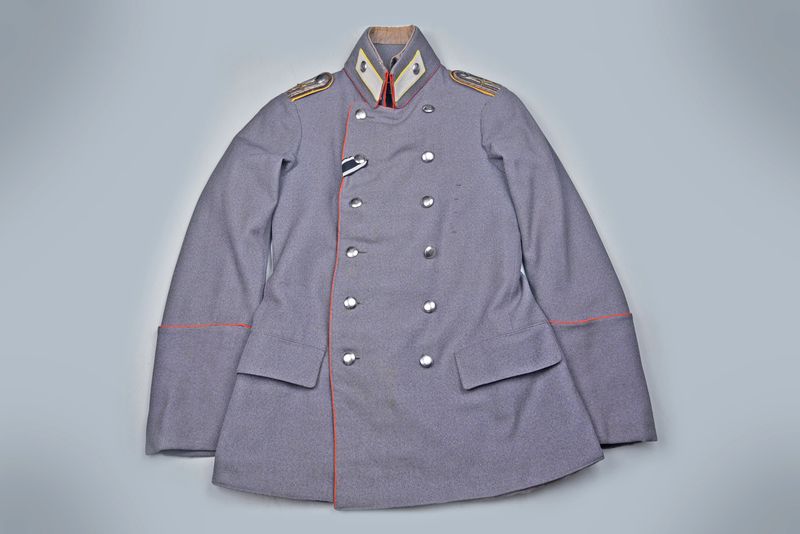 WWI GERMAN AIR SERVICE OFFICER KLEINER ROCK UNIFORM w/IRON CROSS IN BUTTONHOLE WWI GERMAN AIR SERVICE OFFICER KLEINER ROCK UNIFORM w/IRON CROSS IN BUTTONHOLE