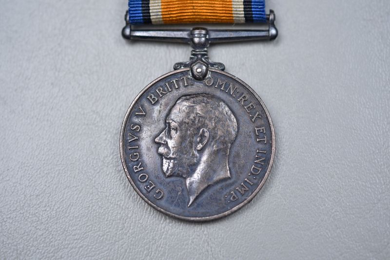 WWI BRITISH WAR & VICTORY MEDAL PAIR TO HAMPSHIRE REGIMENT