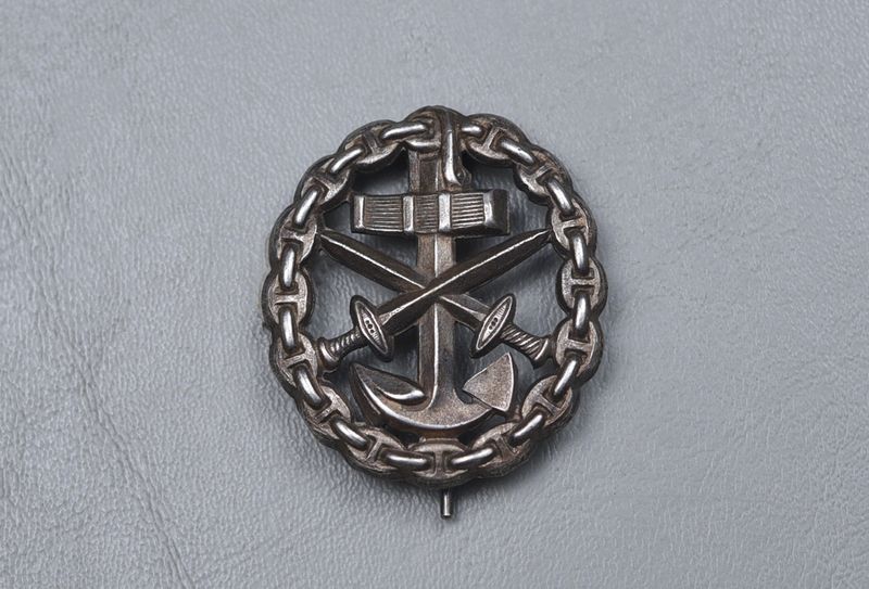 WWI IMPERIAL GERMAN KAISERLICHE MARINE WOUND BADGE IN SILVER - CUT OUT