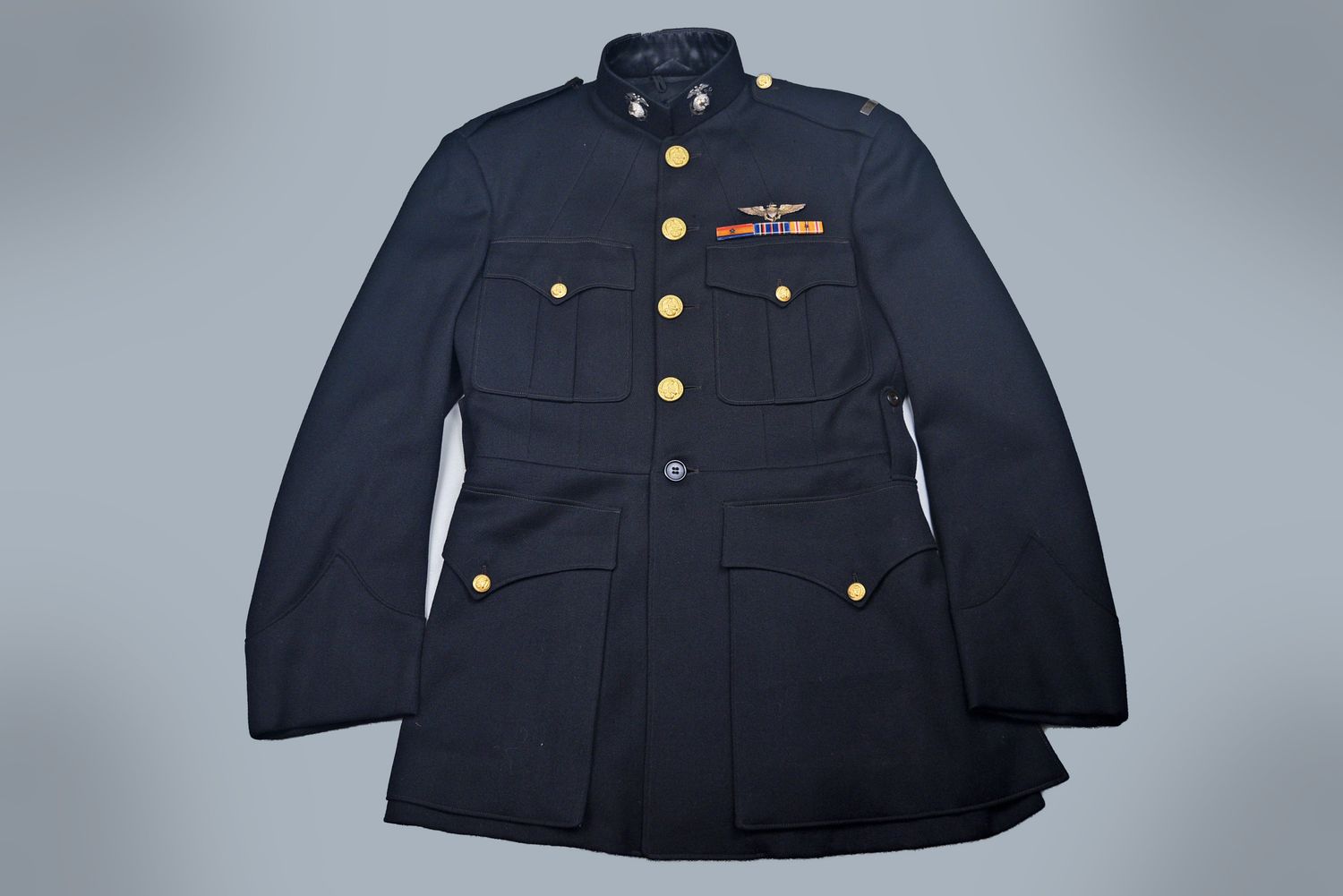 WWII U.S. MARINE CORPS AVIATION OFFICER&#39;S DRESS BLUE JACKET w/INSIGNIA - IDENTIFIED