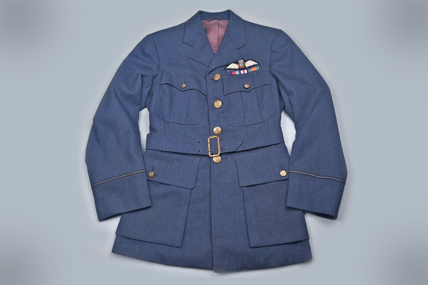 WWII BRITISH ROYAL AIR FORCE PILOT OFFICER SERVICE DRESS JACKET w/INSIGNIA