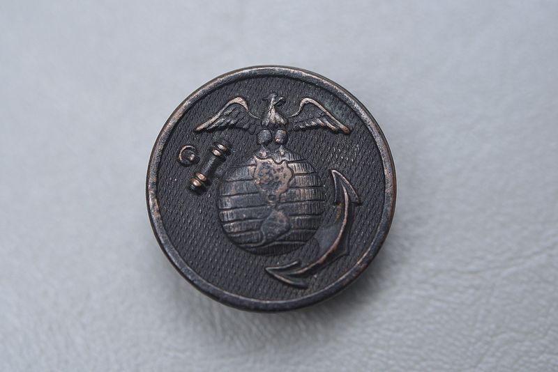 WWI U.S. MARINE CORPS RIGHT SIDE COLLAR DISK
