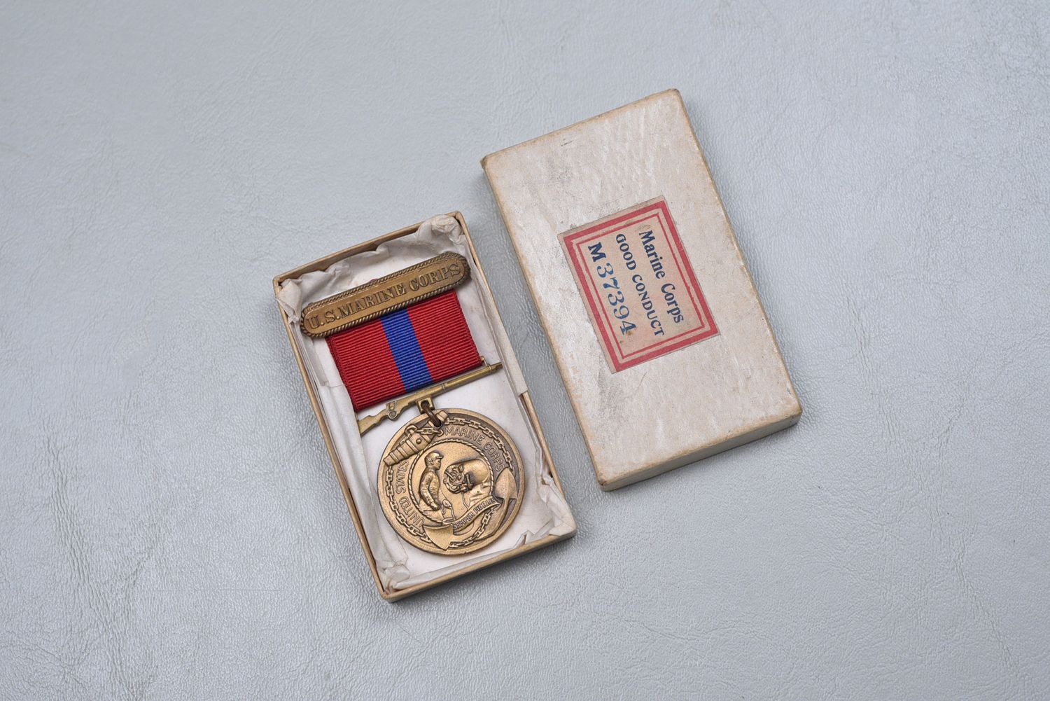 WWI U.S. MARINE CORPS GOOD CONDUCT MEDAL IN BOX - MATCHING NUMBERS, NEAR MINT