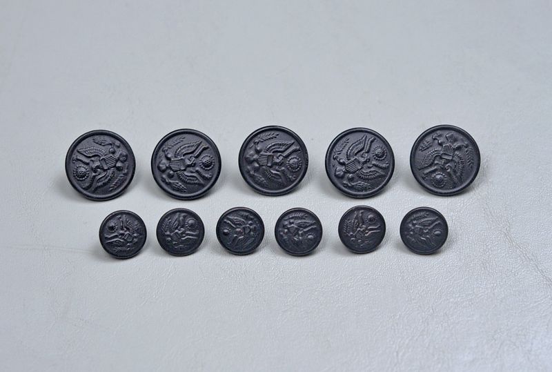 WWI U.S. ARMY BUTTON LOT - 5 LARGE, 6 SMALL WWI U.S. ARMY BUTTON LOT - 5 LARGE, 6 SMALL
