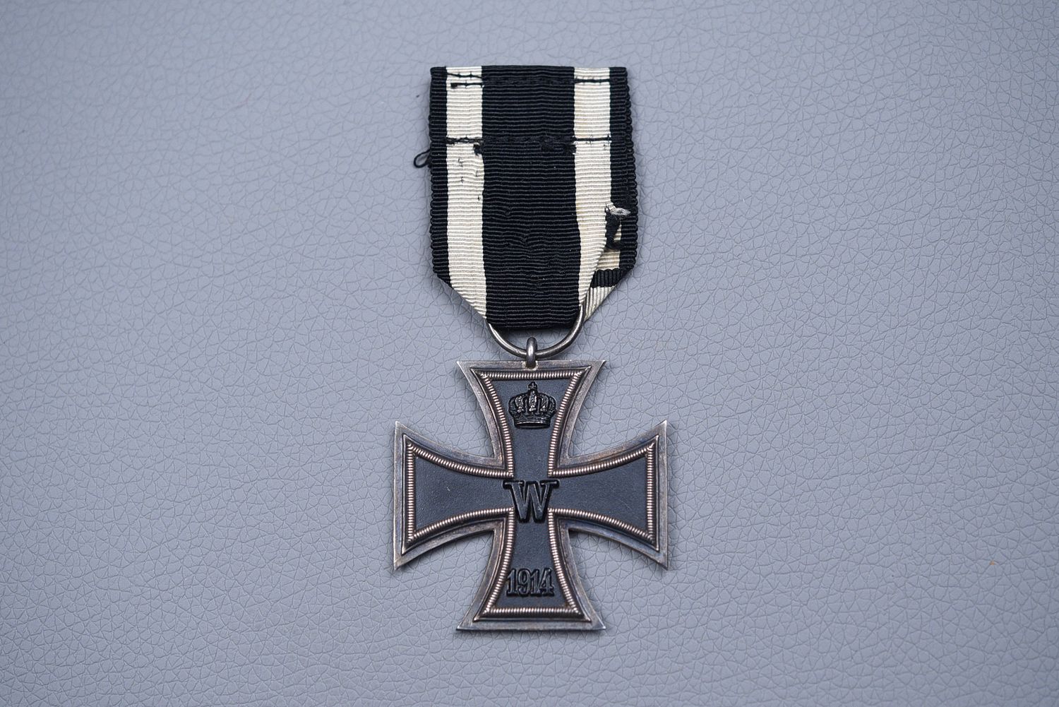 WWI GERMAN 1914 IRON CROSS 2nd CLASS ON RIBBON – MARKED ‘G’     