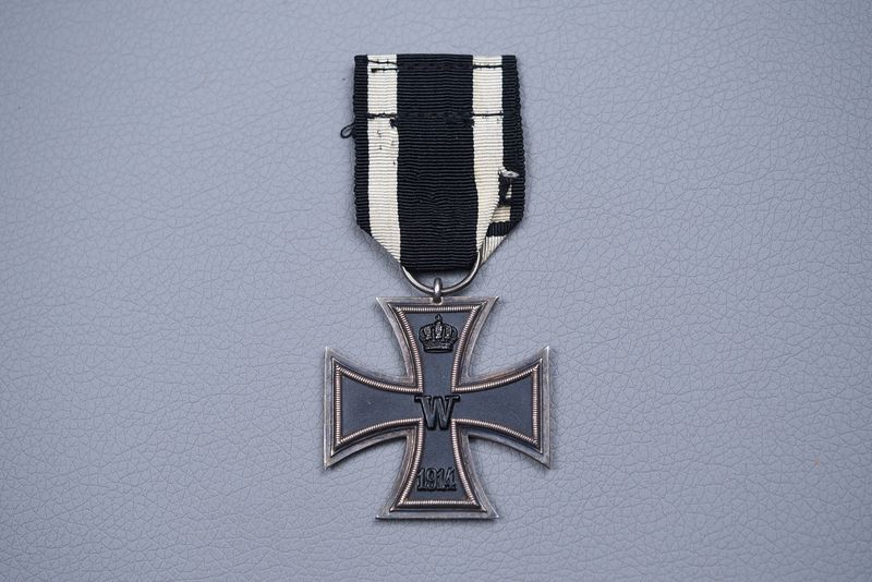 WWI GERMAN 1914 IRON CROSS 2nd CLASS ON RIBBON – MARKED ‘G’ WWI GERMAN 1914 IRON CROSS 2nd CLASS ON RIBBON – MARKED ‘G’