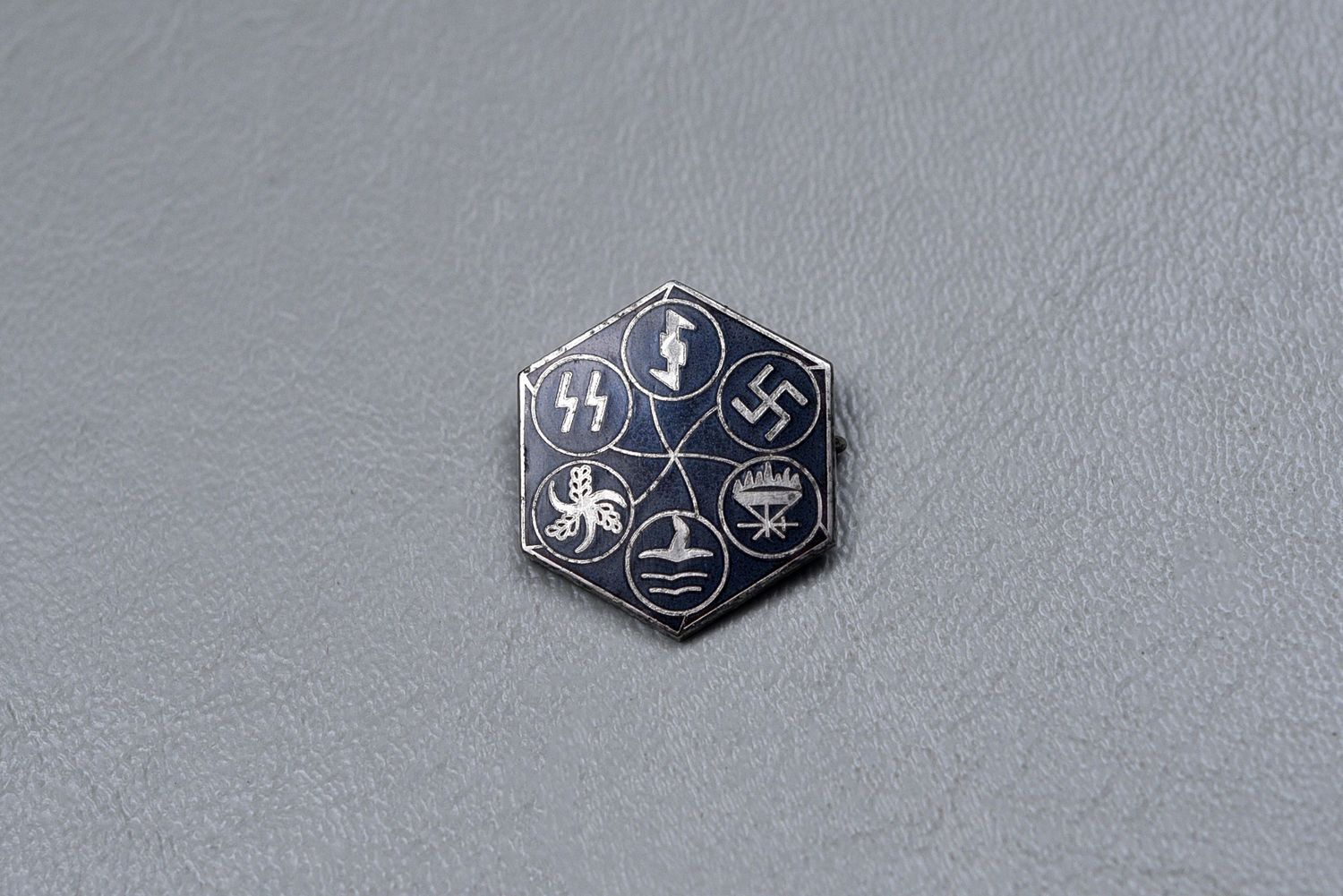 WWII GERMAN SS BLACK ENAMEL RUNIC PIN BY STEINHAUER &amp; LÜCK