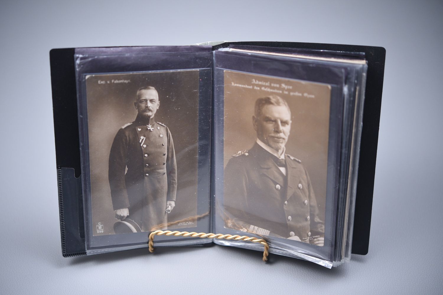 WWI GERMAN SOLDIER PHOTO POSTCARD BOOK