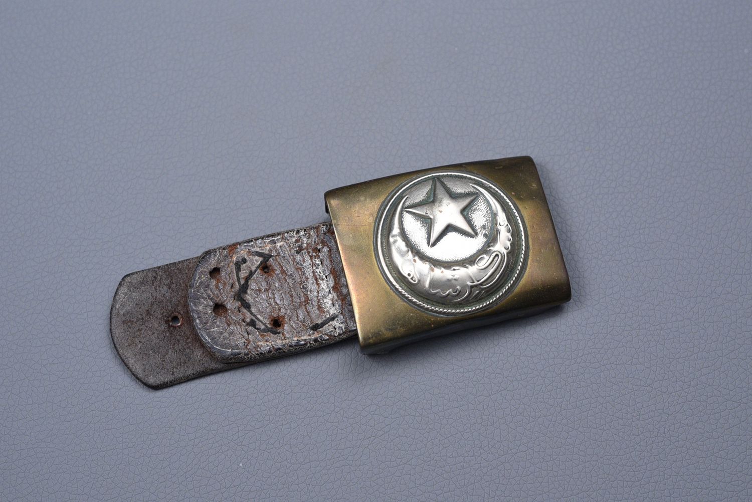WWI TURKISH BELT BUCKLE w/LEATHER TAB