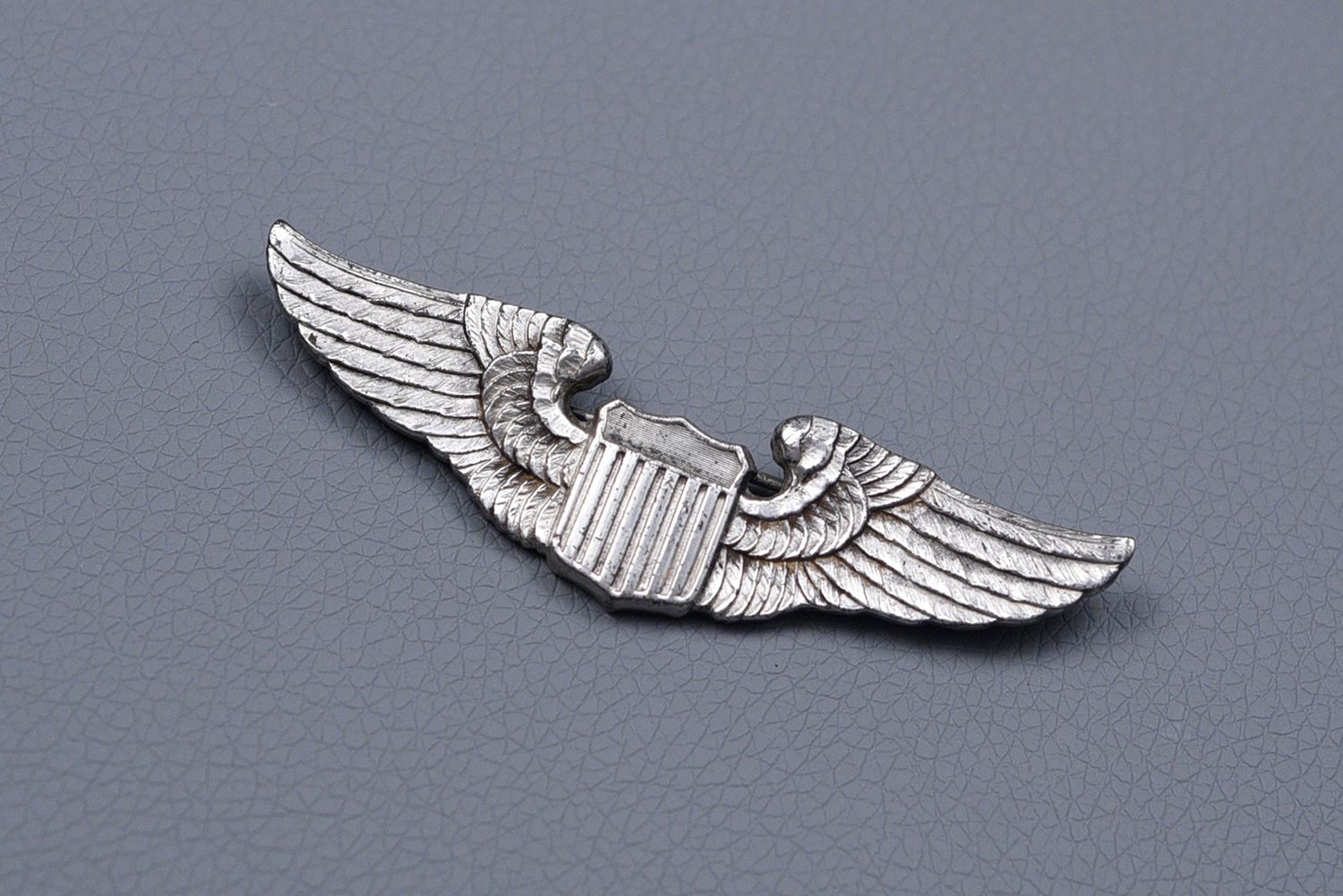 WWII U.S. LUXEMBURG PILOTS WING - FIRST PATTERN - PIN BACK, STERLING