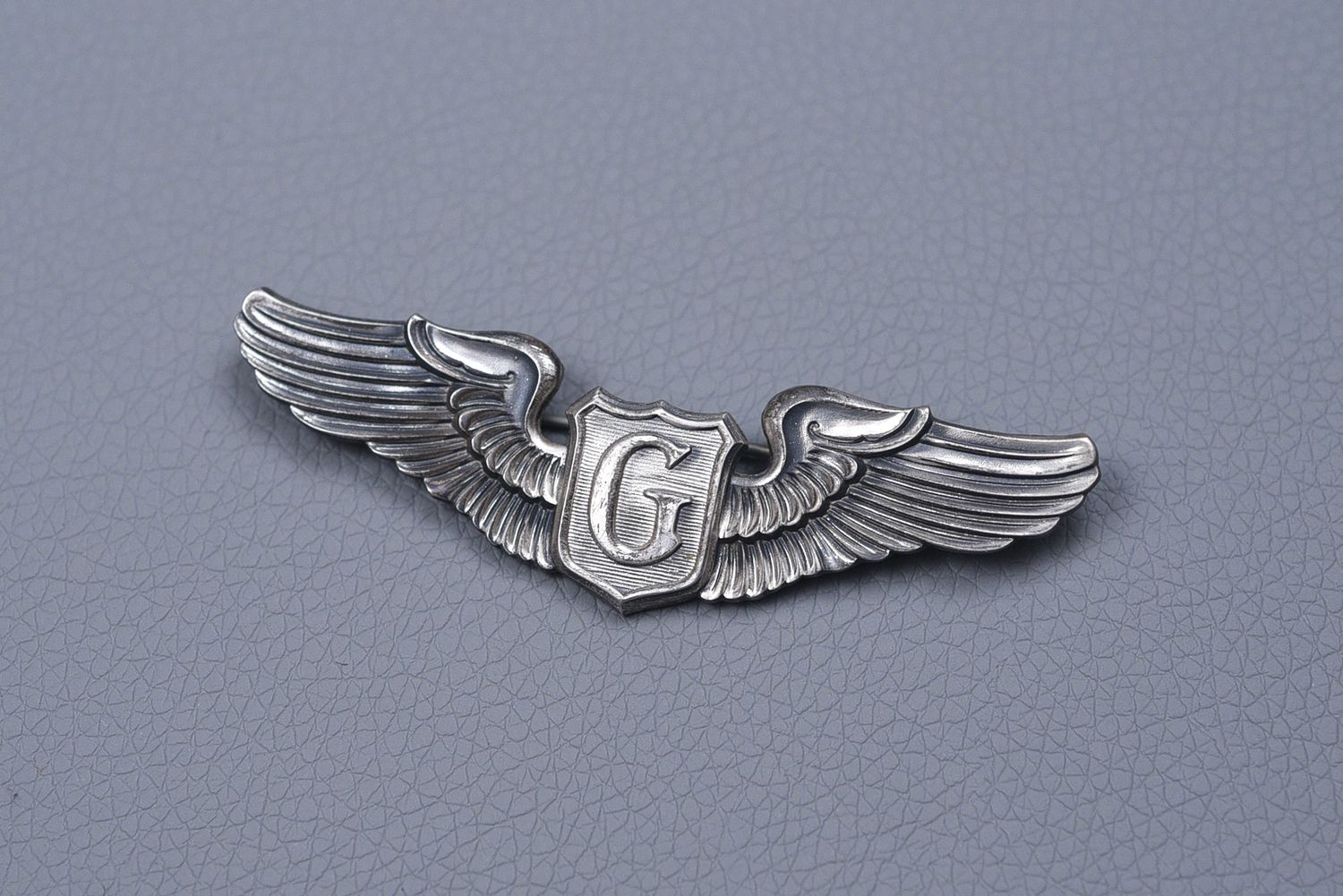 WWII U.S. ARMY AIR CORPS GLIDER WING BY AMCRAFT - PIN BACK, STERLING